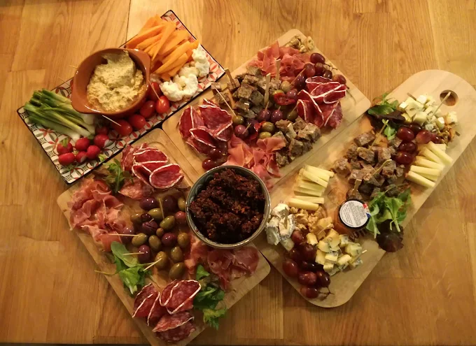 Planches de charcuterie pour apéritif